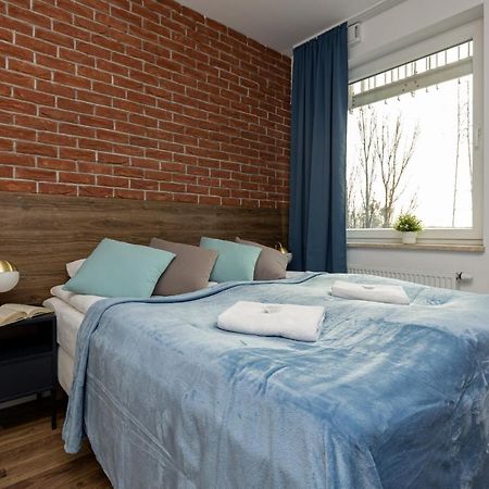 Stacja Wola Apartments With Parking By Noclegi Renters Warsaw Exterior photo