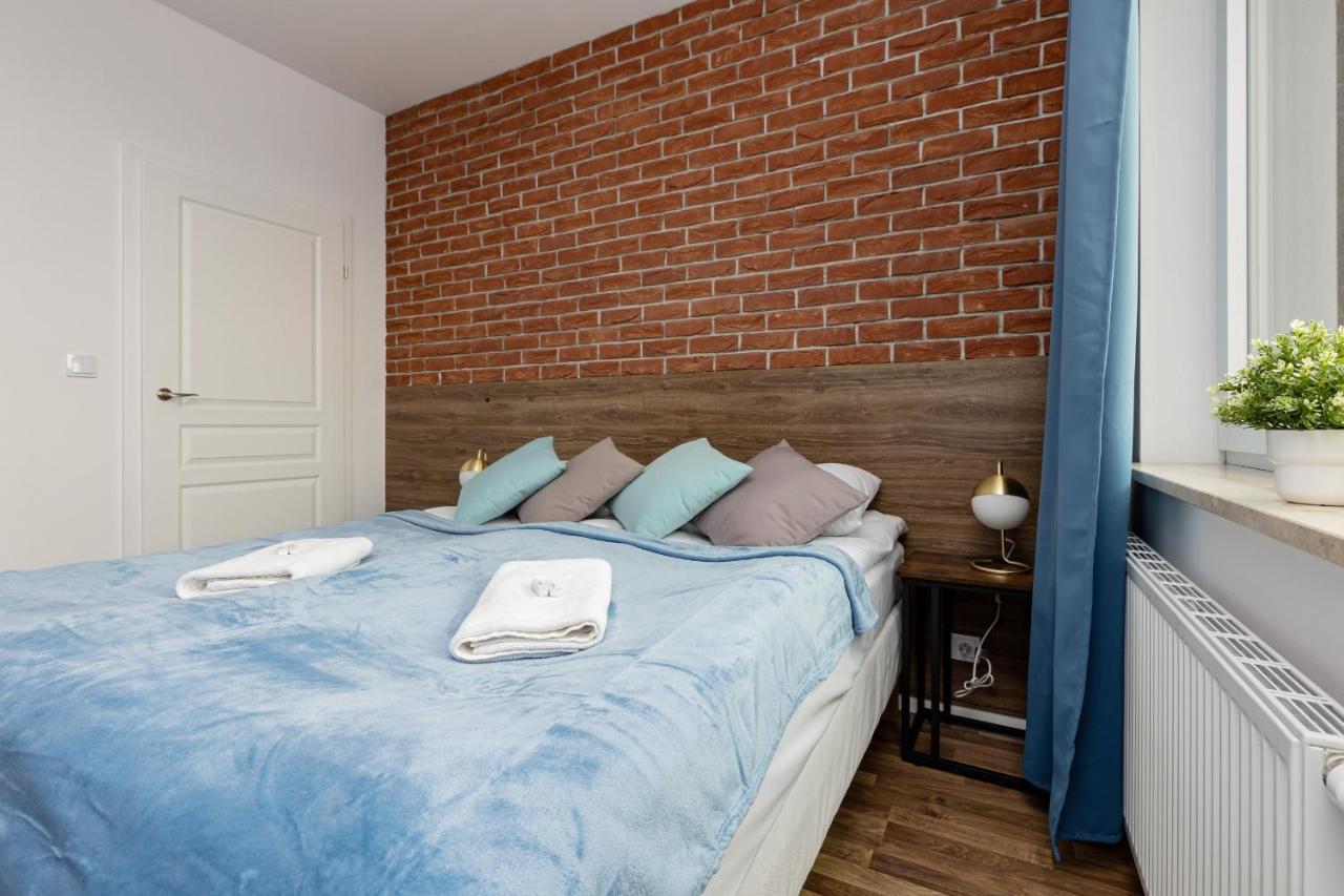 Stacja Wola Apartments With Parking By Noclegi Renters Warsaw Exterior photo