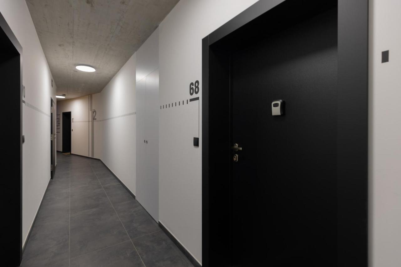 Stacja Wola Apartments With Parking By Noclegi Renters Warsaw Exterior photo